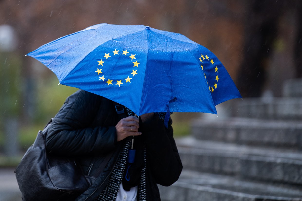 (c) dpa | Tom Weller 21-06_Policy_Brief_Header