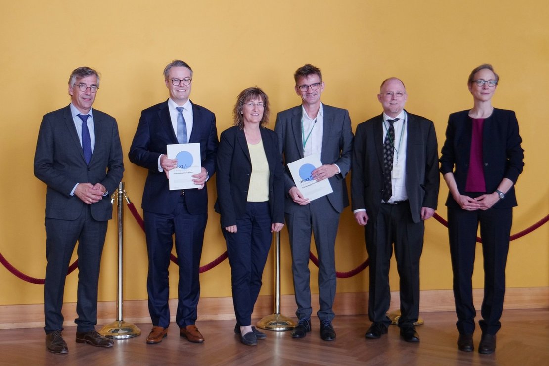 2021-06-21_FGA-Uebergabe-AA__c__HSFK___1_