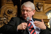 Götz Neuneck auf dem Panel Götz Neuneck auf dem Panel