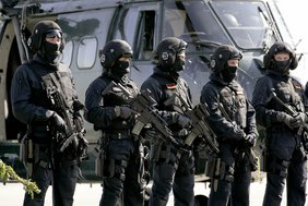 Die Spezialeinheit GSG9 während einer Übung